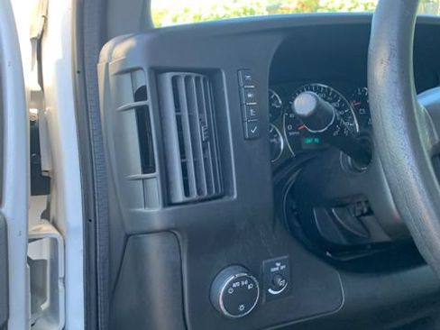 Used 2017 GMC Savana 3500 Extended RWD image 14