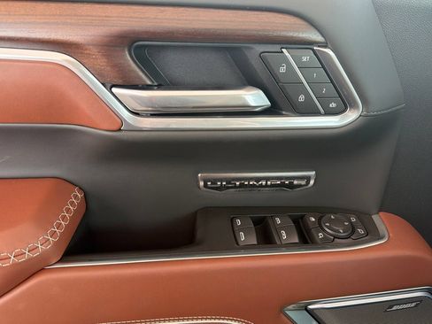 New 2026 GMC Sierra 1500 Denali Ultimate w/ LPO, Black Badging Package AWD/4WD image 8