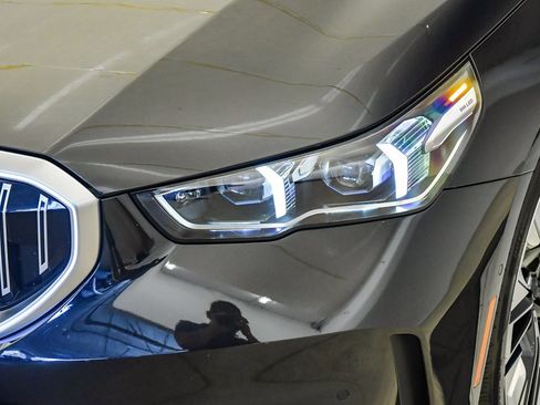 Used 2025 BMW 530i w/ Premium Package image 9