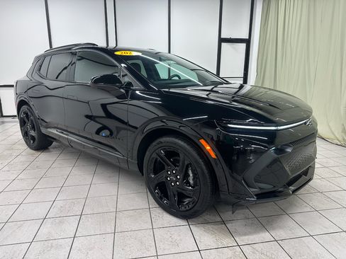Used 2024 Chevrolet Equinox EV RS FWD image 2