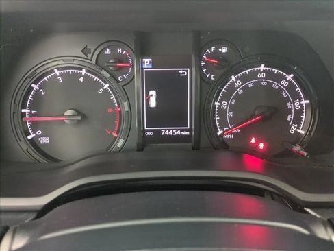 Used 2021 Toyota 4Runner SR5 AWD/4WD image 11