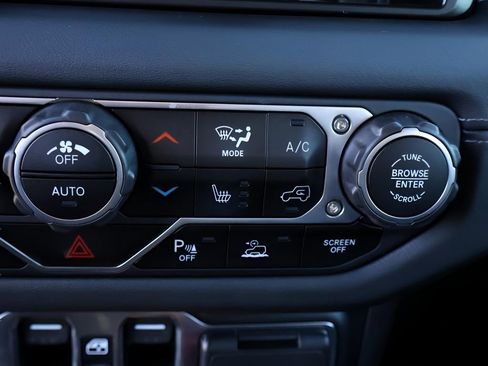 Used 2024 Jeep Wrangler High Altitude image 34