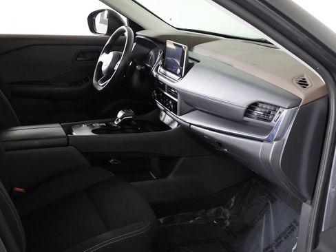 Used 2023 Nissan Rogue S image 20