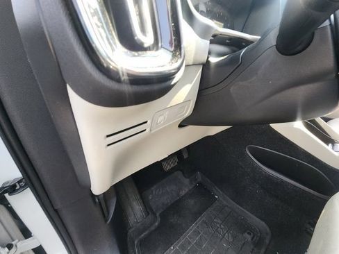 Used 2019 Volvo XC40 T5 Momentum AWD/4WD image 22