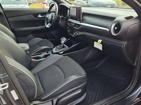 Used 2023 Kia Forte GT-Line w/ GT-Line Technology Package image 12