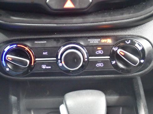 Used 2024 Kia Soul LX w/ Option Group 015 FWD image 27