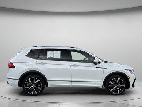Used 2022 Volkswagen Tiguan SEL R-Line AWD/4WD image 2
