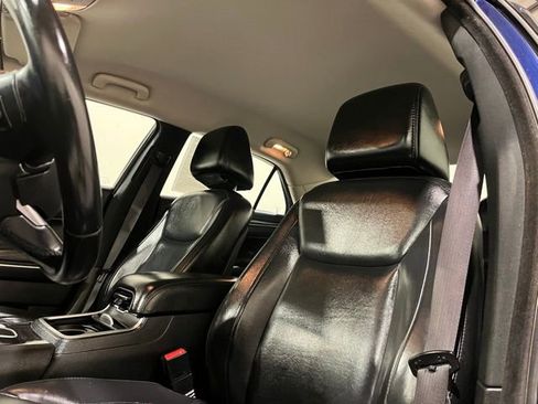 Used 2016 Chrysler 300 Limited w/ Driver Convenience Group image 16