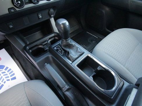 Used 2018 Toyota Tacoma SR5 image 25