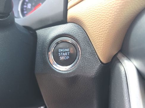 Used 2021 Toyota RAV4 XLE w/ Convenience Package FWD image 23