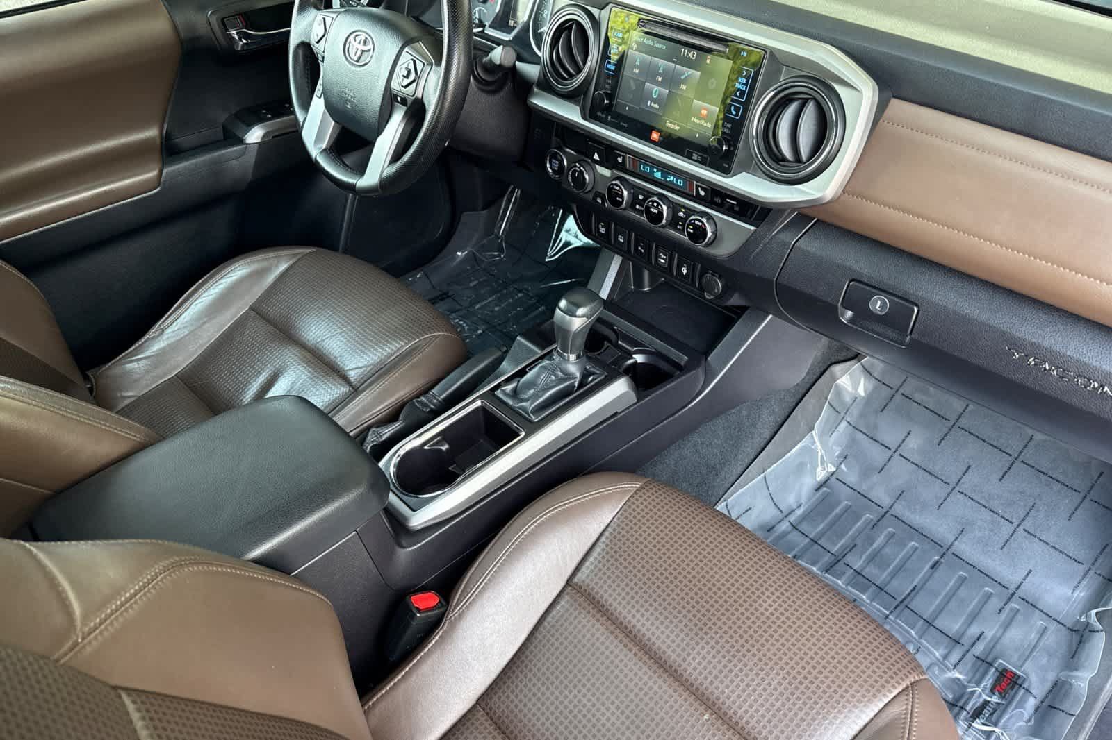 Used 2016 Toyota Tacoma Limited w/ Towing Package AWD/4WD image 15