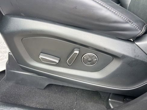 Certified 2020 Ford Explorer Platinum w/ Premium Technology Package AWD/4WD image 23