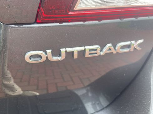 Used 2019 Subaru Outback 2.5i Limited AWD/4WD image 14