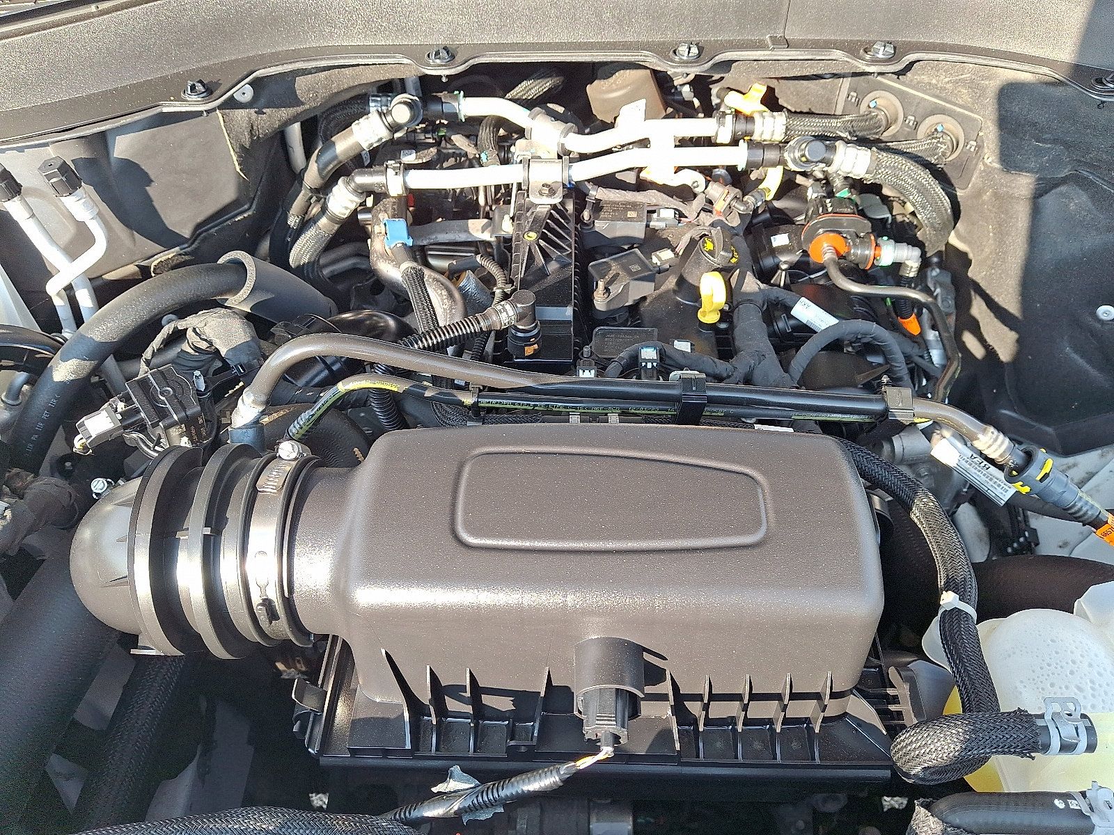Used 2024 Ford Explorer XLT w/ Equipment Group 202A AWD/4WD image 28