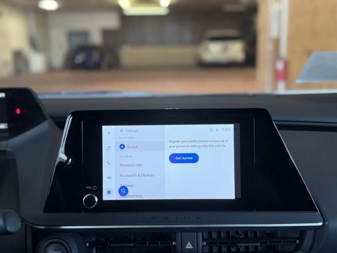 Used 2024 Toyota Prius Prime FWD image 30