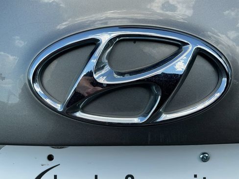 Used 2013 Hyundai Santa Fe Sport w/ Technology Pkg AWD/4WD image 12
