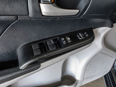 Used 2012 Toyota Camry LE image 41