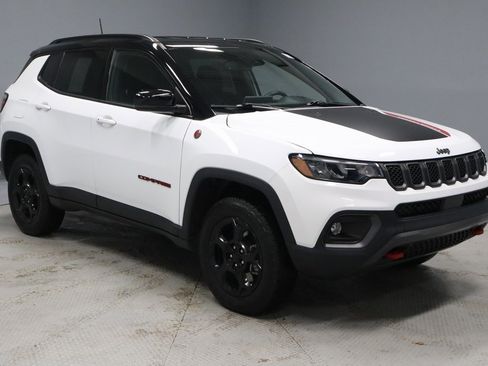 Used 2023 Jeep Compass Trailhawk w/ Trailhawk Convenience Group image 1