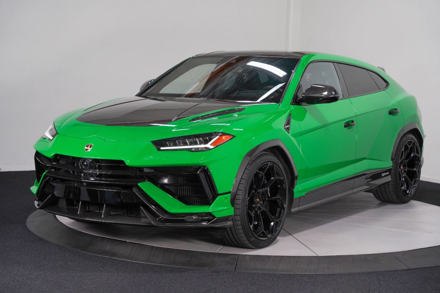 Used 2023 Lamborghini Urus Performante AWD/4WD image 6