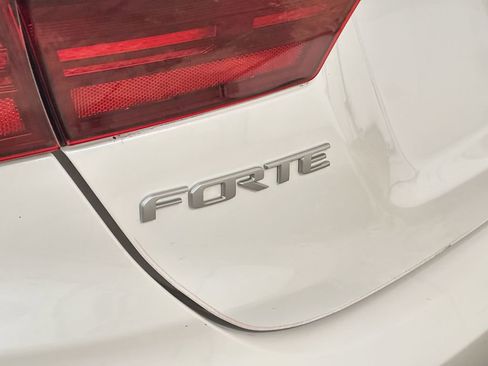 Used 2023 Kia Forte GT-Line FWD image 16