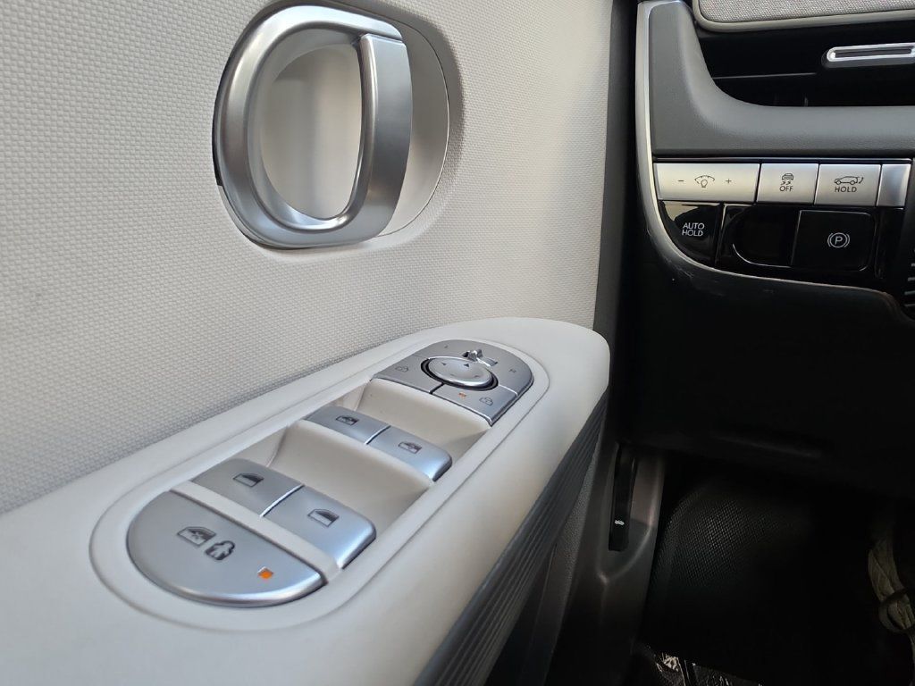 Certified 2024 Hyundai Ioniq 5 SEL RWD image 21