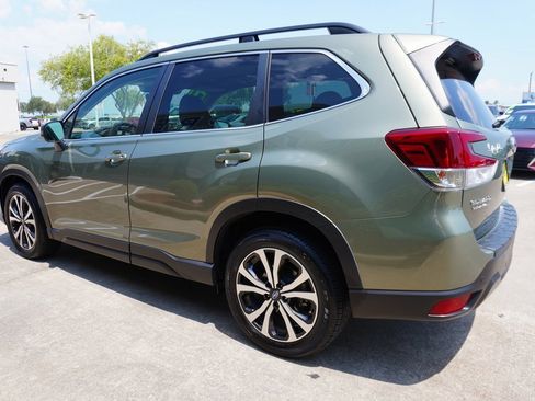 Used 2020 Subaru Forester Limited w/ Popular Package #3 image 4