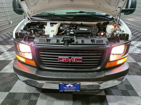 Used 2017 GMC Savana 4500 RWD image 28