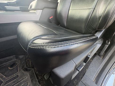 Used 2019 Ford F250 Lariat w/ Lariat Ultimate Package AWD/4WD image 32