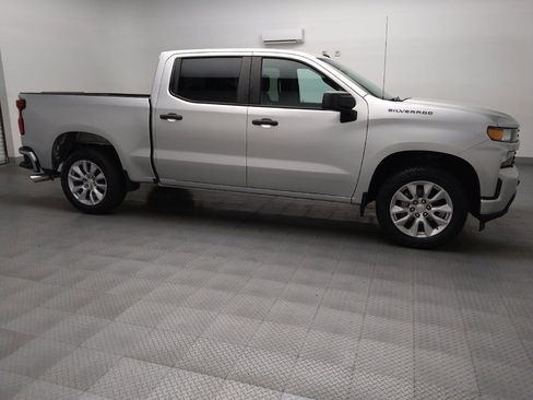 Used 2020 Chevrolet Silverado 1500 Custom w/ Custom Value Package image 11