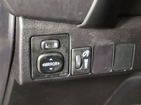 Used 2017 Toyota Corolla LE w/ Carpet Mat Package (TMS) FWD image 20