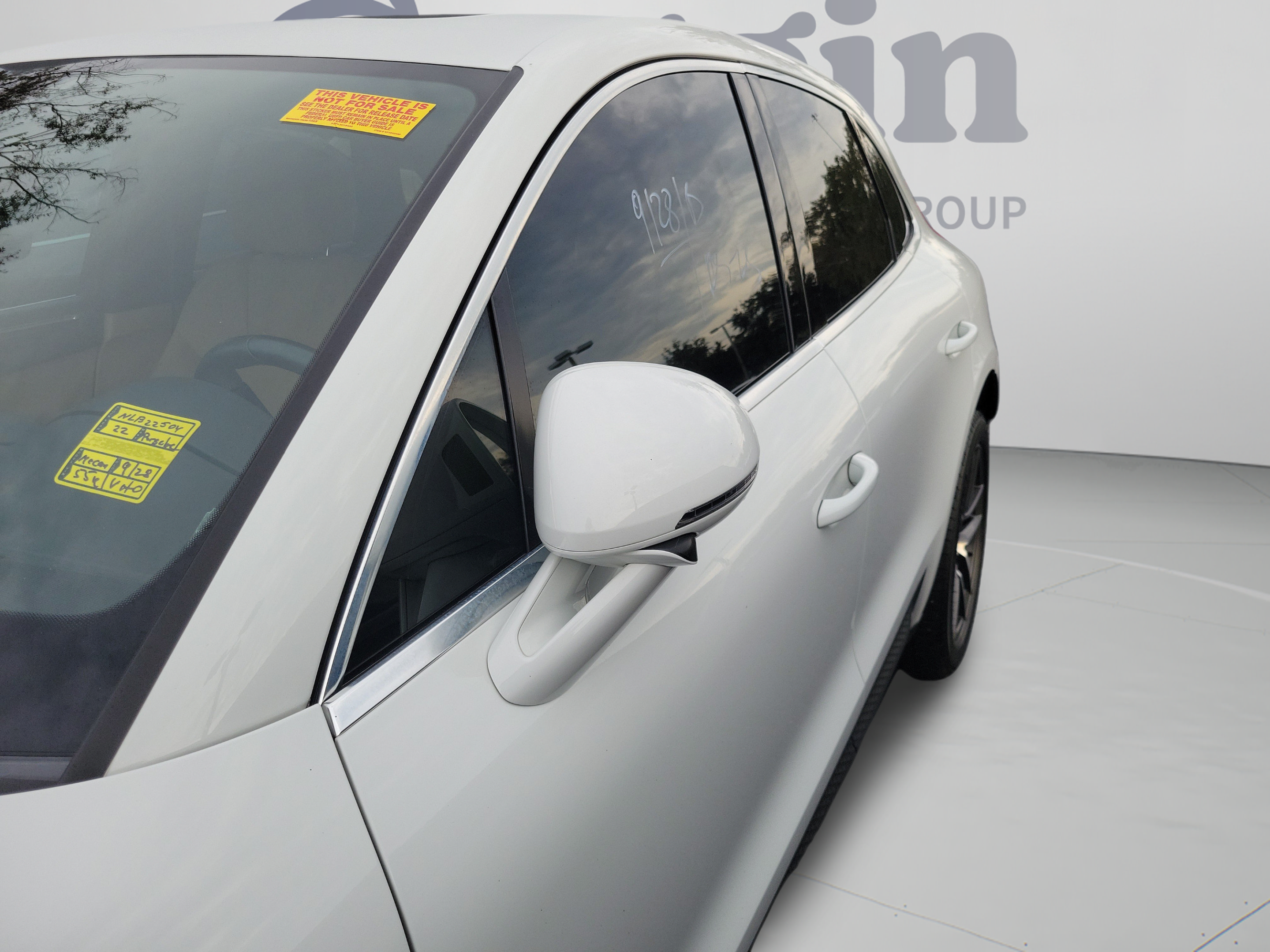 Used 2022 Porsche Macan S AWD/4WD image 29