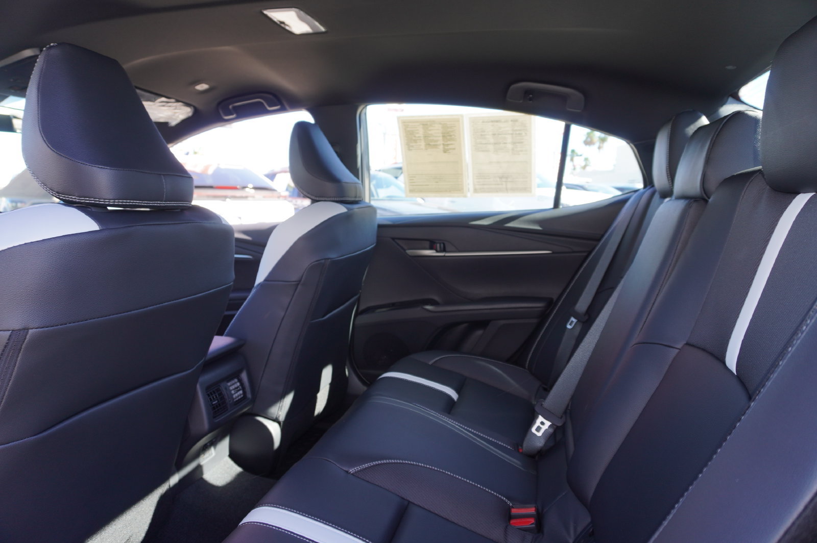 Used 2026 Toyota Camry SE w/ Multimedia Upgrade Package FWD image 8
