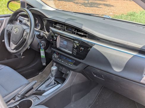 Used 2014 Toyota Corolla S FWD image 19