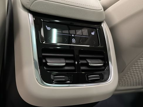 New 2026 Volvo XC60 B5 Ultra w/ Protection Package Premier image 28