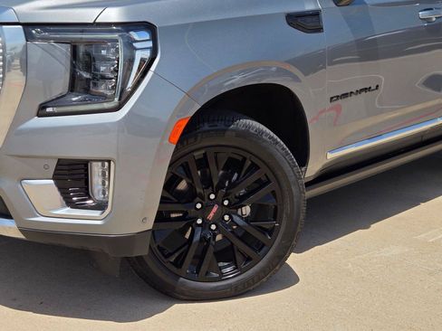 Used 2023 GMC Yukon Denali w/ Denali Reserve Package AWD/4WD image 7