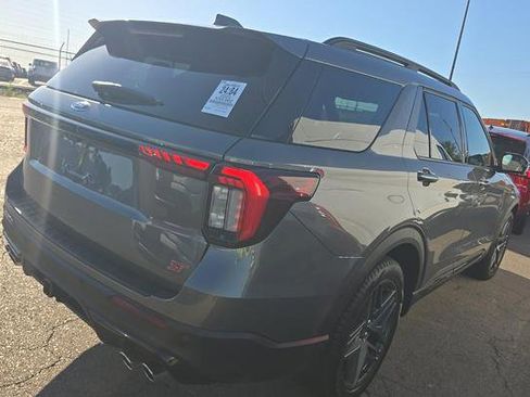 Used 2025 Ford Explorer ST w/ Sun And Sound Package AWD/4WD image 3