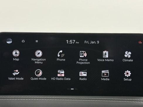 Used 2025 Genesis G70 2.5T image 29