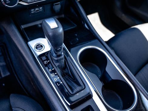 Used 2024 Nissan Altima 2.5 SV image 22