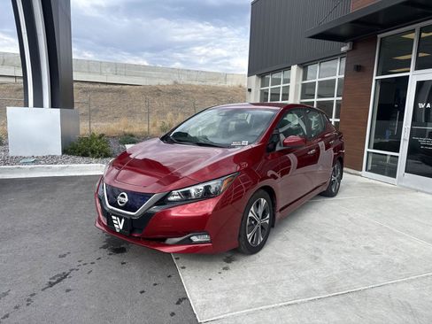 Used 2020 Nissan Leaf SV w/ Protection Package FWD image 4