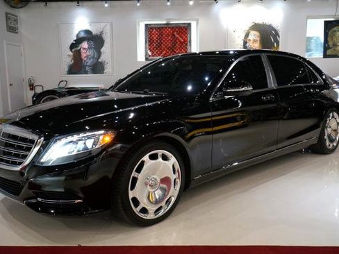 Used 2017 Mercedes-Benz Maybach S 550 4MATIC image 4