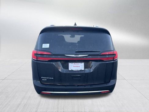 New 2026 Chrysler Pacifica Pinnacle image 6