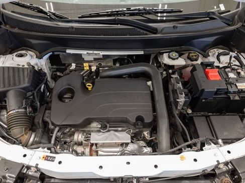 Used 2025 Chevrolet Equinox LT FWD image 3