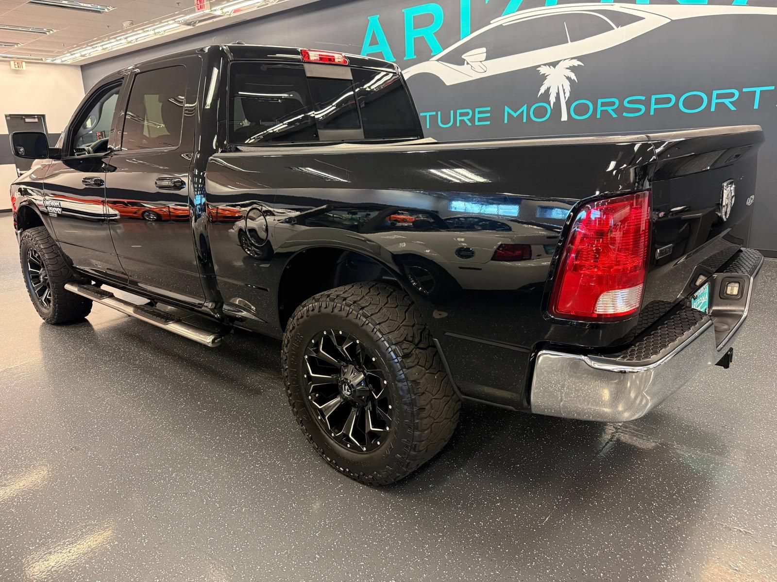 Used 2019 RAM 1500 Classic SLT AWD/4WD image 2