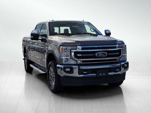 Used 2020 Ford F250 Lariat w/ Chrome Package image 3