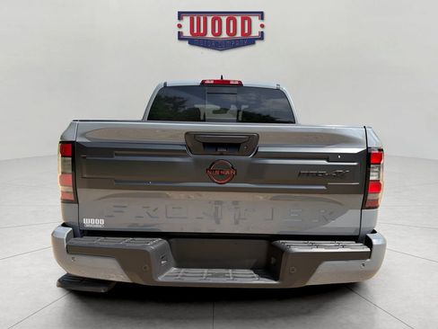 Used 2025 Nissan Frontier PRO-4X AWD/4WD image 3