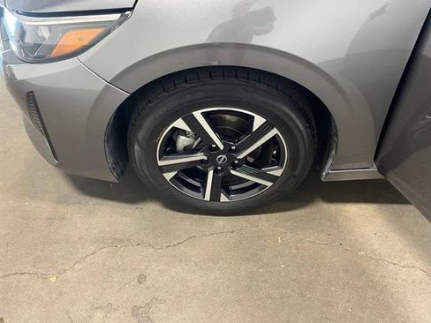 Used 2024 Nissan Sentra SV FWD image 31