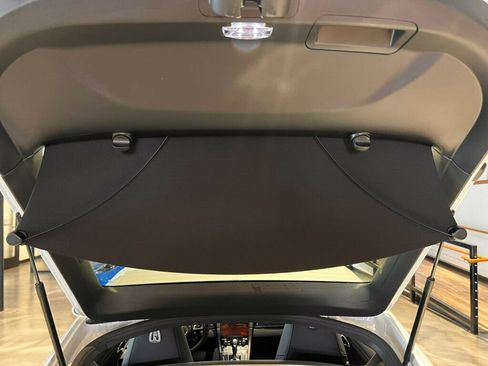 Used 2025 Porsche 718 Cayman w/ Sport Chrono Package image 25