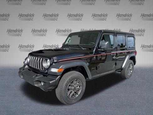 Used 2025 Jeep Wrangler Unlimited Sport AWD/4WD image 4