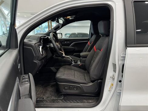 Used 2024 Chevrolet Colorado Z71 w/ Z71 Convenience Package 2 image 7