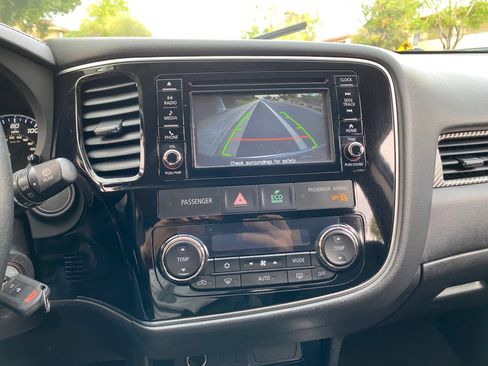 Used 2017 Mitsubishi Outlander ES image 70